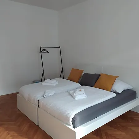 Soukromy V Tripokojovem Byte - Private In Three Flat برنو
