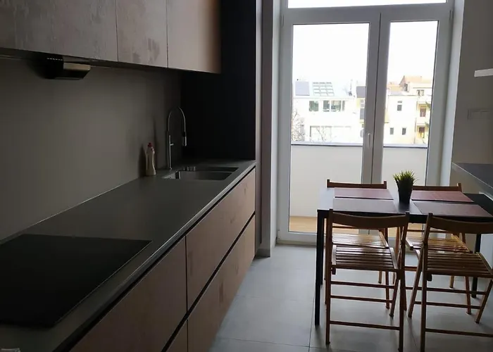 Soukromy V Tripokojovem Byte - Private In Three Flat בית אירוח *
